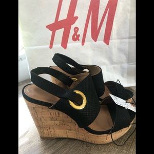 Sandal black wedge platform NWT